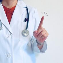 おしりのいぼ・できものが痛い！それ、血栓性外痔核かも｜原因と治療法を肛門科医が解説