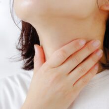 「寒暖差アレルギー」で鼻水や咳が出る？原因と受診の目安を呼吸器内科医が解説